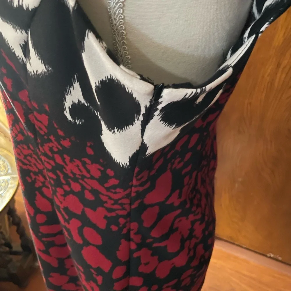 Chicos Black Red White dress Animal Print Cap Sleeve Sheath size 6 Sz 0.5 small - Picture 7 of 16